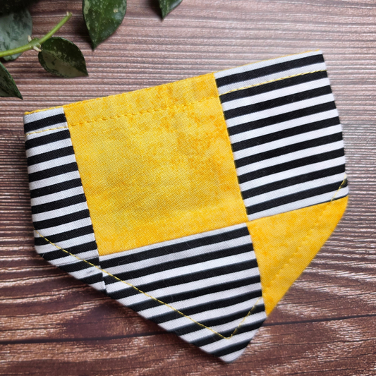 Team Spirit Scrunchie Pet Bandana: Black & Gold